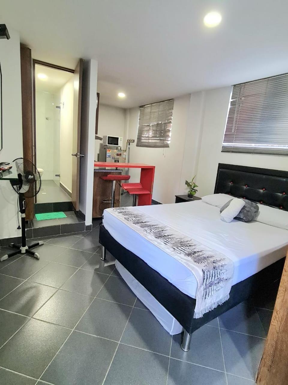 New Cozy Apartment In The Poblado, San Lucas Меделин Екстериор снимка